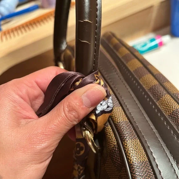 LV bag - Picture 8 of 8